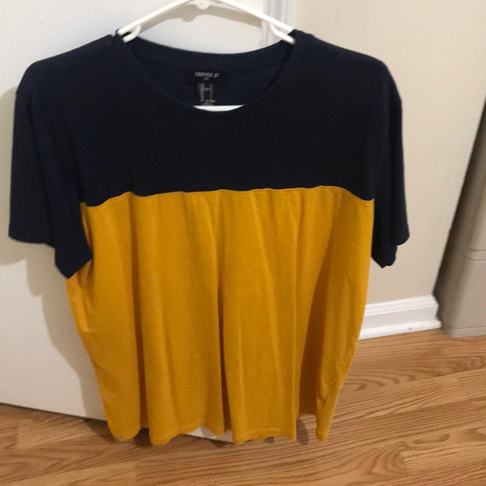 Forever 21 T-Shirt